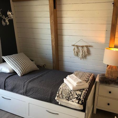 Maison Solange-Red Barn Farmhouse Style- Moonridge Big Bear City Εξωτερικό φωτογραφία