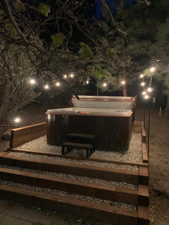 Maison Solange-Red Barn Farmhouse Style- Moonridge Big Bear City Εξωτερικό φωτογραφία